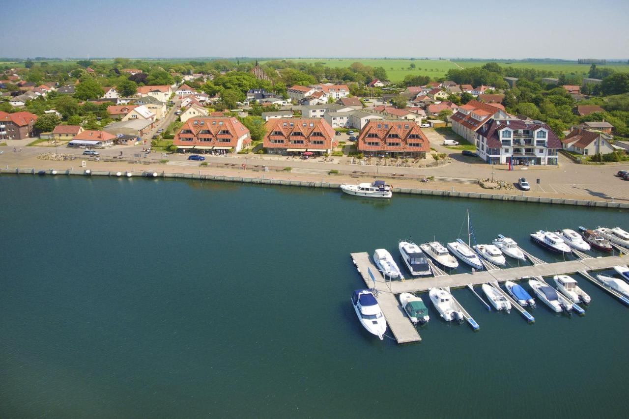 Hafennahe Ferienwohnung Mit Balkon Und Meerblick - Hafenhaeuser Wiek Wohnung 06 Wiek auf Rügen Zewnętrze zdjęcie